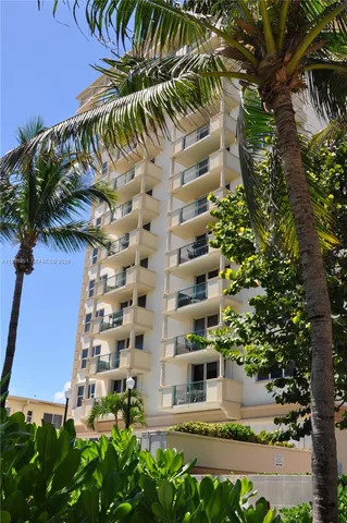 $2,750 | 9195 Collins Avenue, Unit 611, Surfside, FL 33154