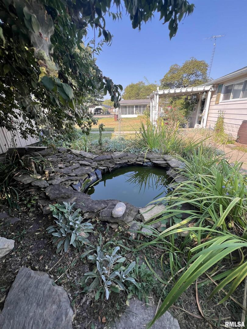 103 East Florence Street Sesser, IL 62884 - Photo 24 of 26 a view of a houses with a yard