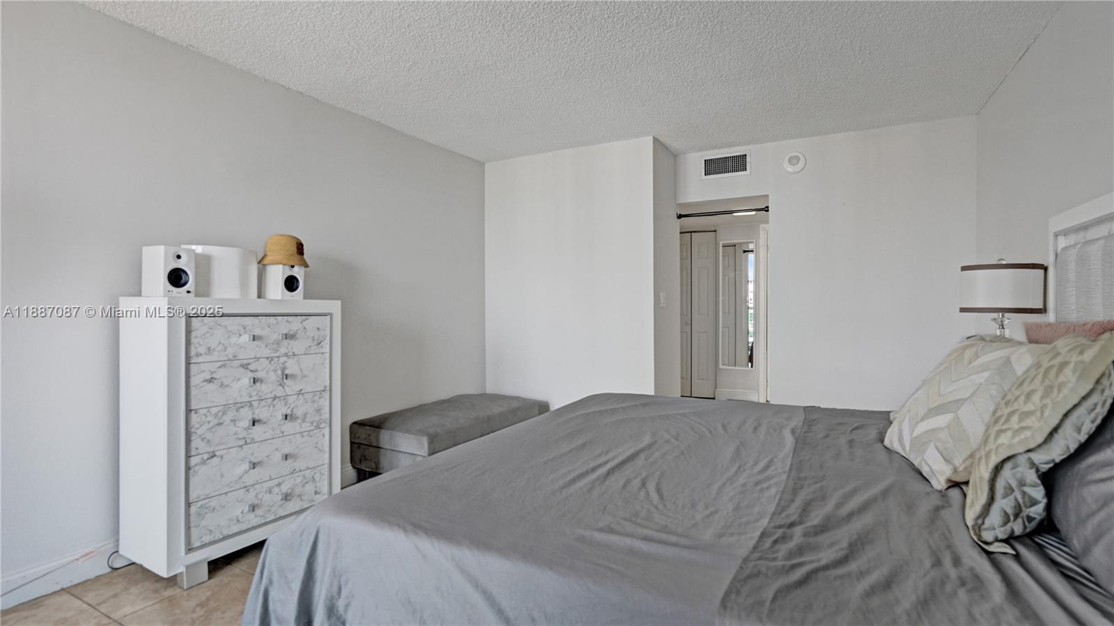 100 Bayview Drive, Unit 1931 Sunny Isles Beach, FL 33160 - Photo 30 of 43