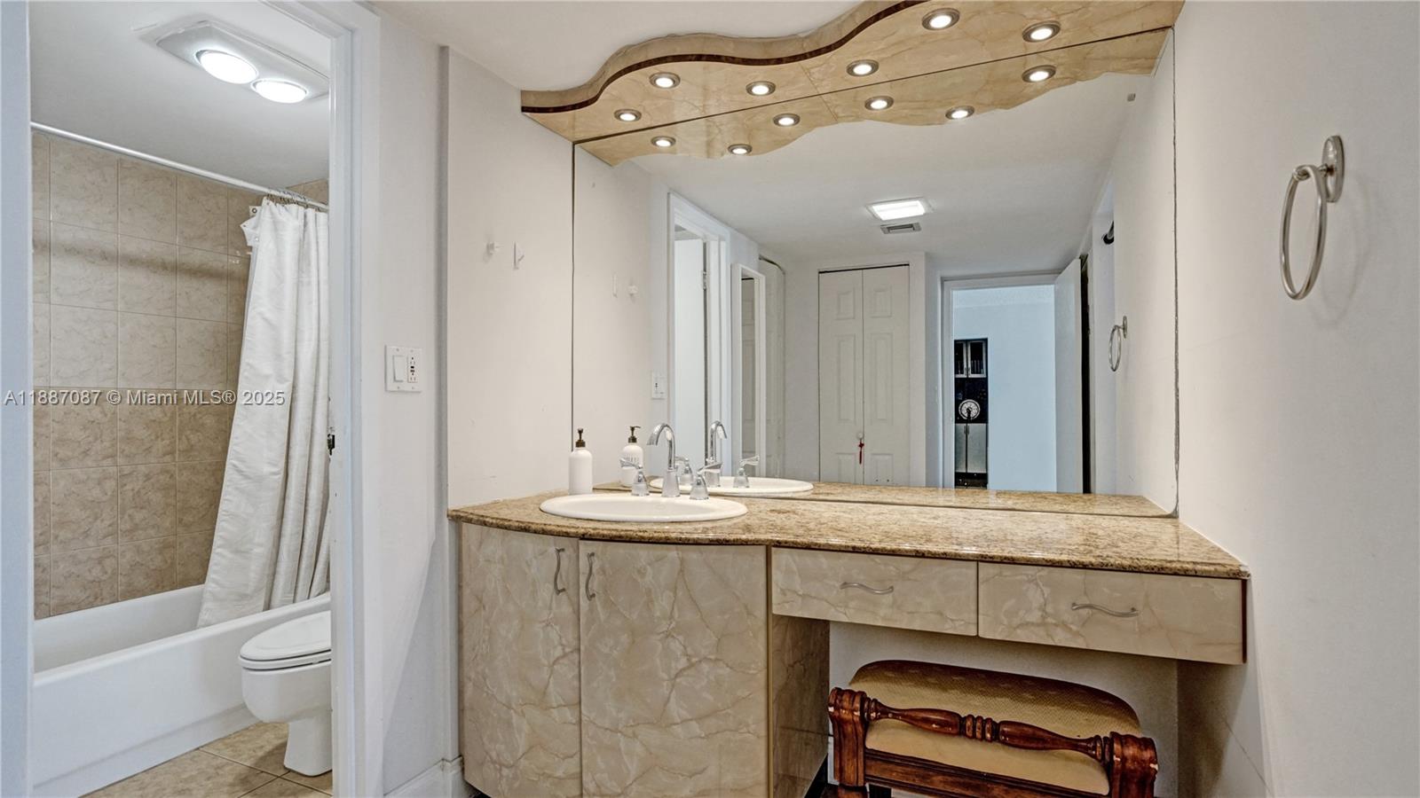 100 Bayview Drive, Unit 1931 Sunny Isles Beach, FL 33160 - Photo 33 of 43