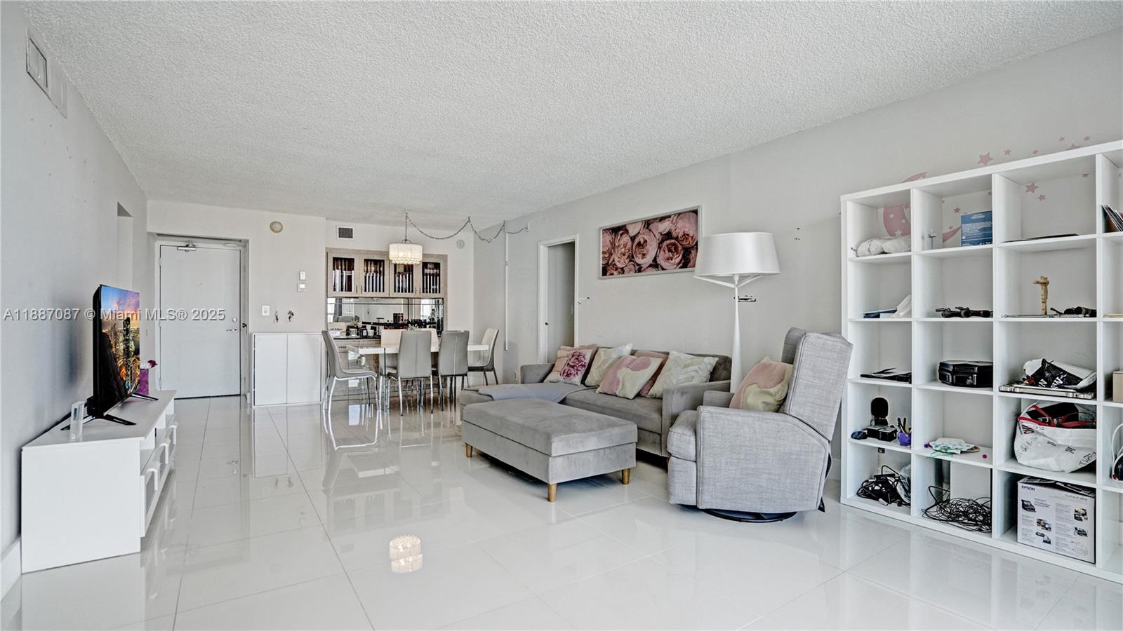 100 Bayview Drive, Unit 1931 Sunny Isles Beach, FL 33160 - Photo 8 of 43