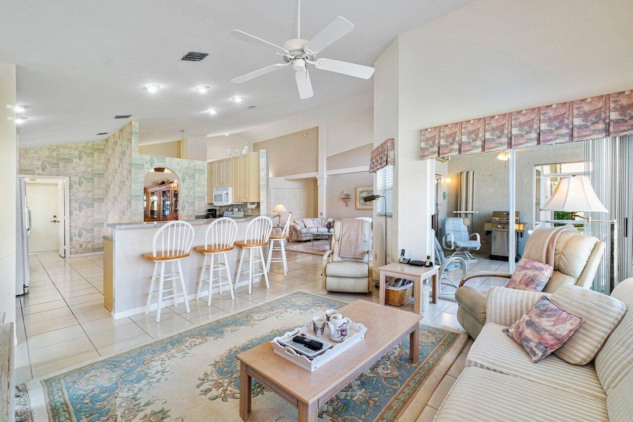 7285 Falls Road East Boynton Beach, FL 33437 - Photo 11 of 51 011-7285FallsRoadEast-BoyntonBeach-FL-33