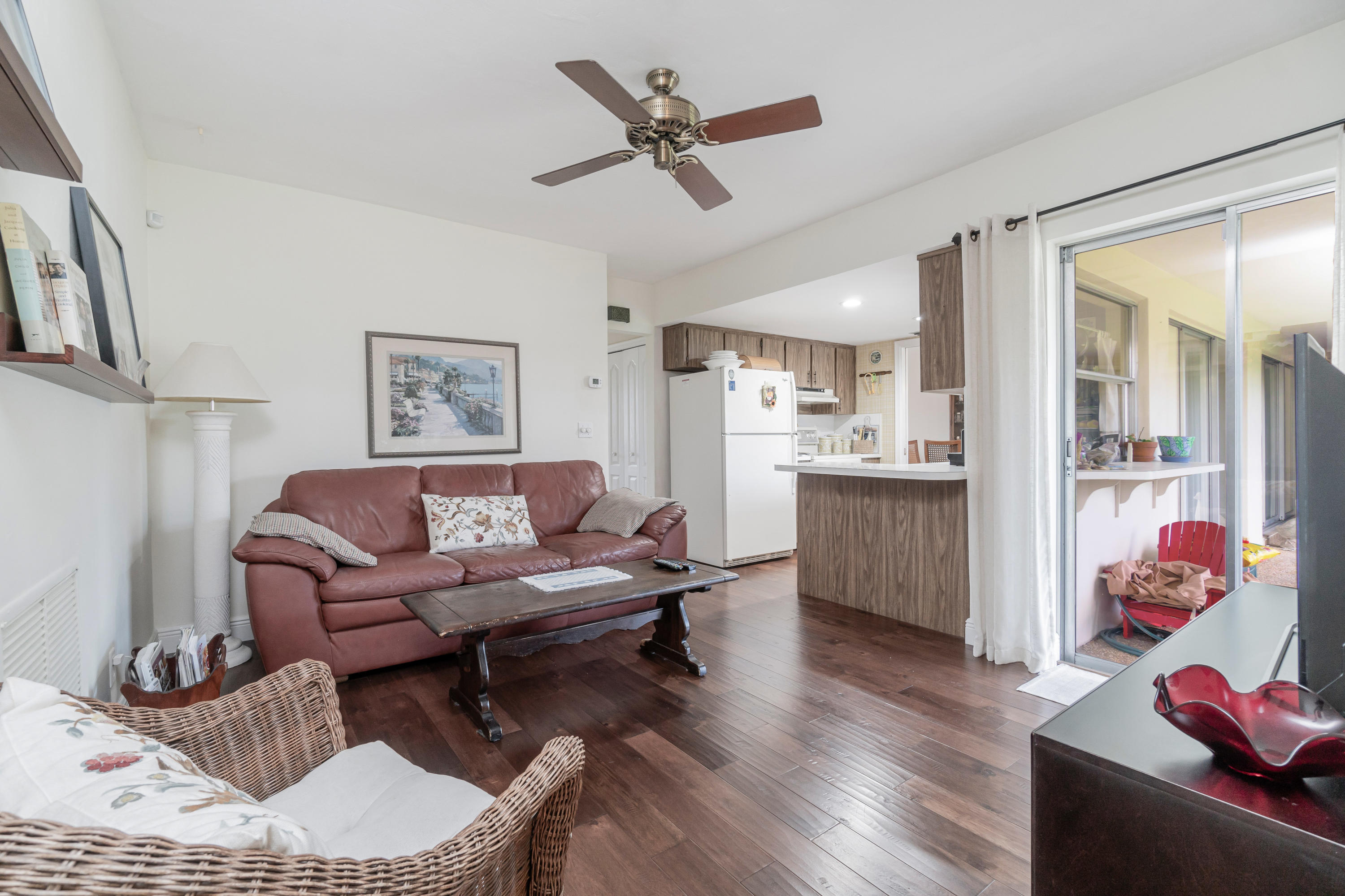 8 Tam O Shanter Lane Boca Raton, FL 33431 - Photo 17 of 41 Family room