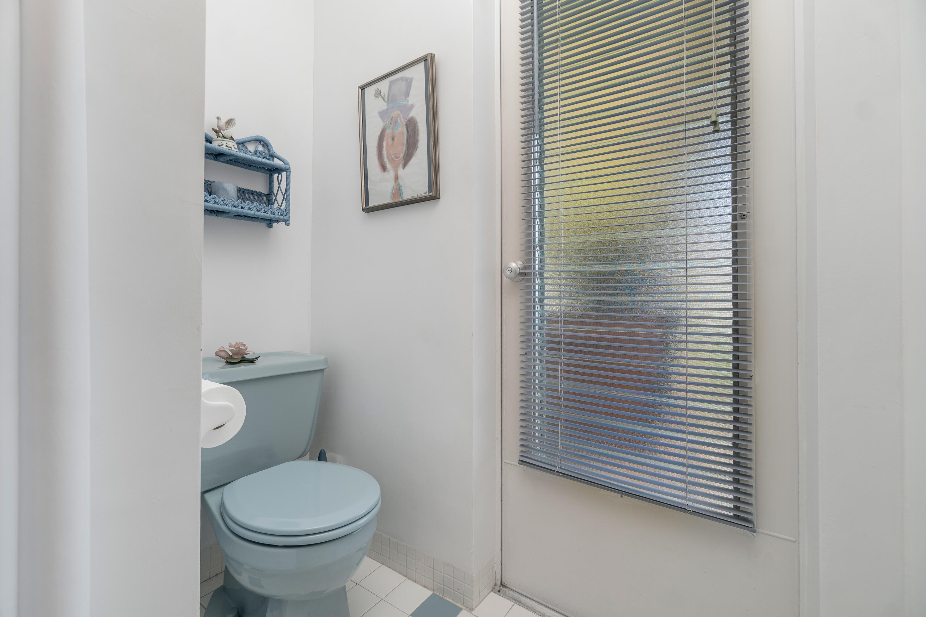 8 Tam O Shanter Lane Boca Raton, FL 33431 - Photo 31 of 41 Second bathroom