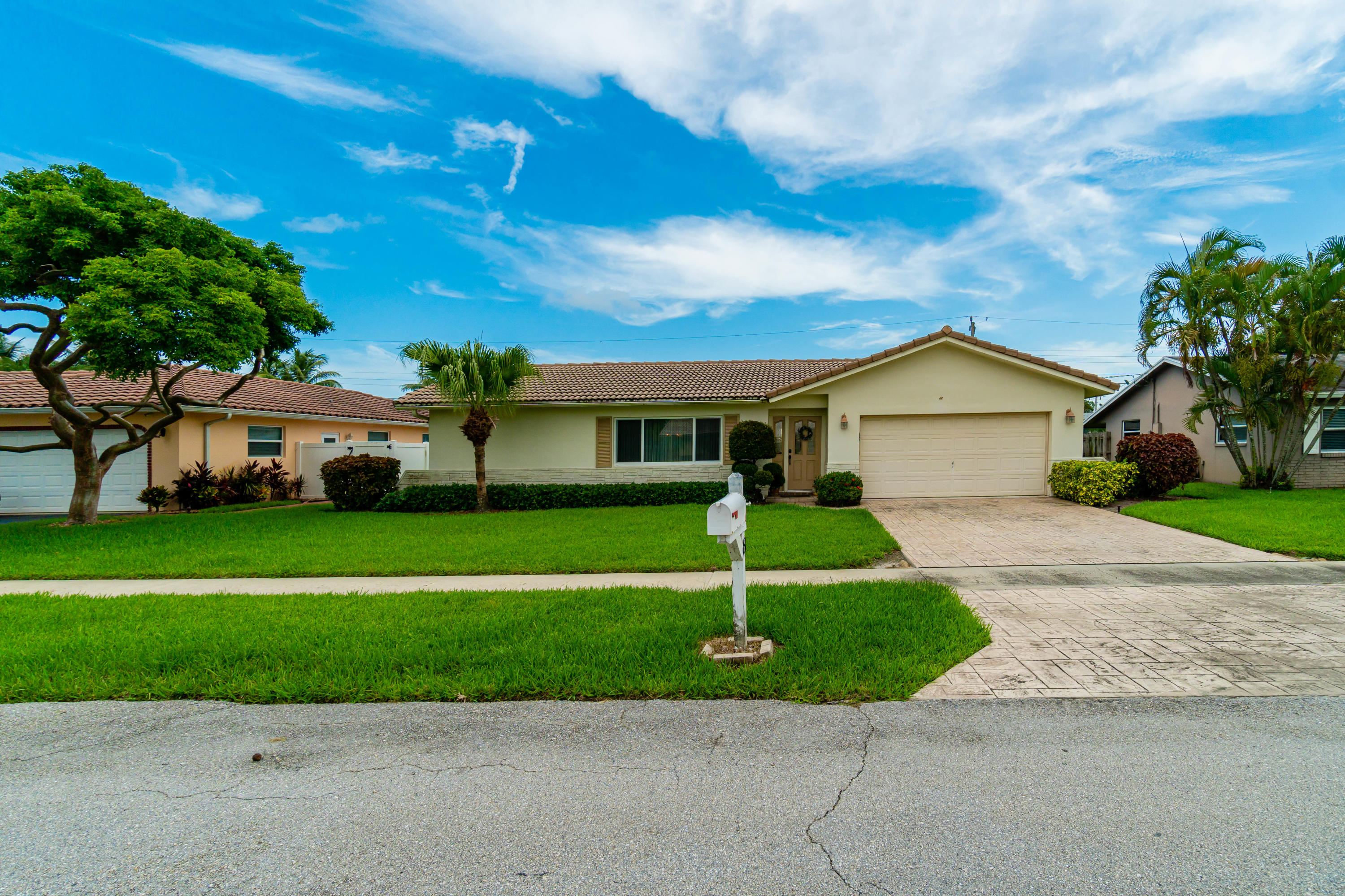 8 Tam O Shanter Lane Boca Raton, FL 33431 - Photo 6 of 41 Front view