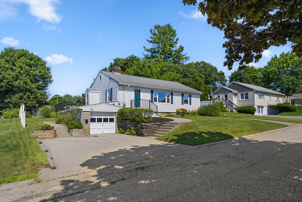 7 Simond Street Auburn, MA 01501 - Photo 2 of 25 Gallery Image 2