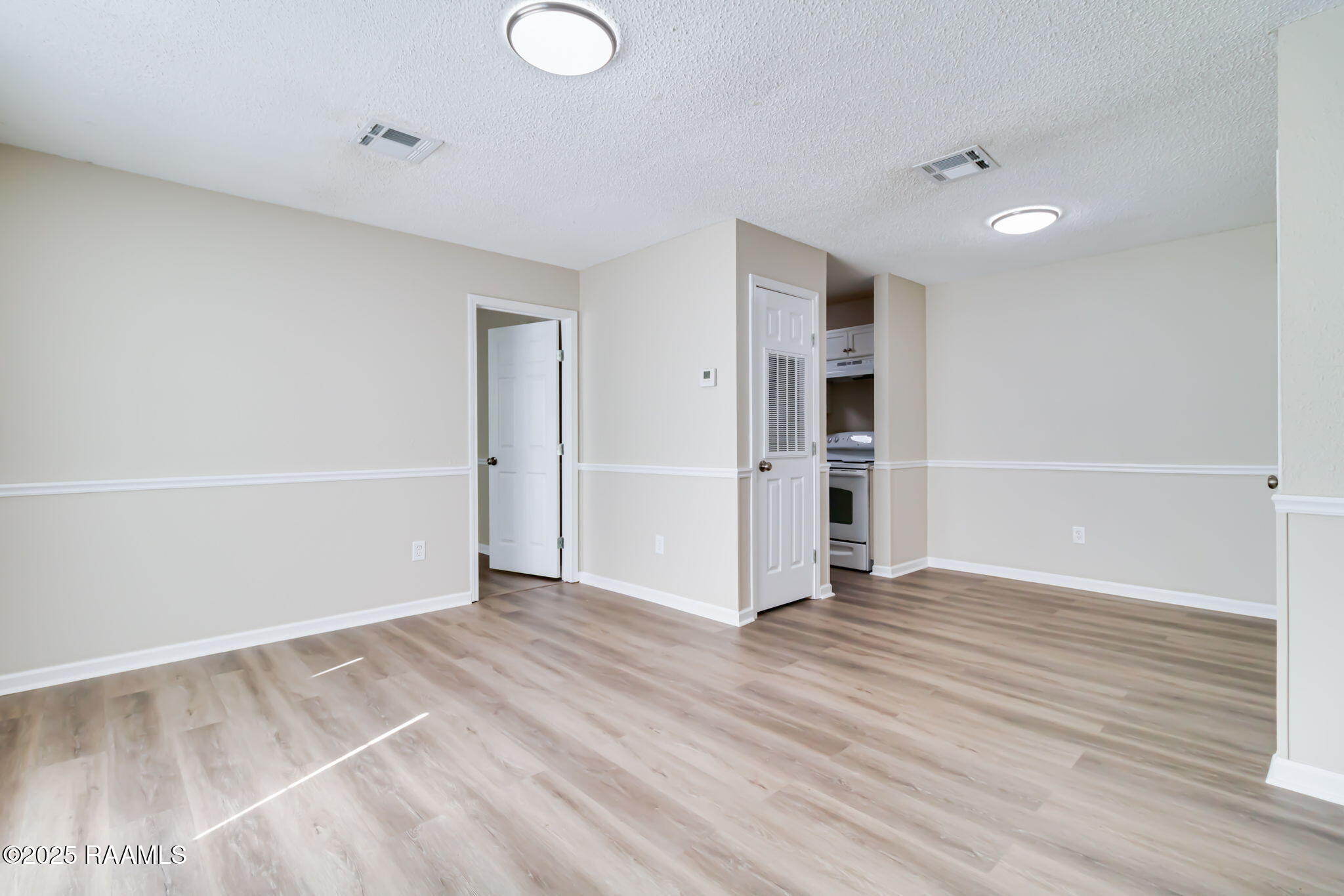 610 Pillette Road, Unit 203 Lafayette, LA 70508 - Photo 2 of 14 4-web-or-mls-610 Pillette-11