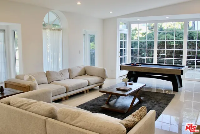 $9,500 | 1265 Bienveneda Avenue, Pacific Palisades, CA 90272