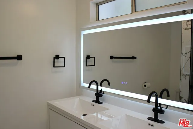 $9,500 | 1265 Bienveneda Avenue, Pacific Palisades, CA 90272