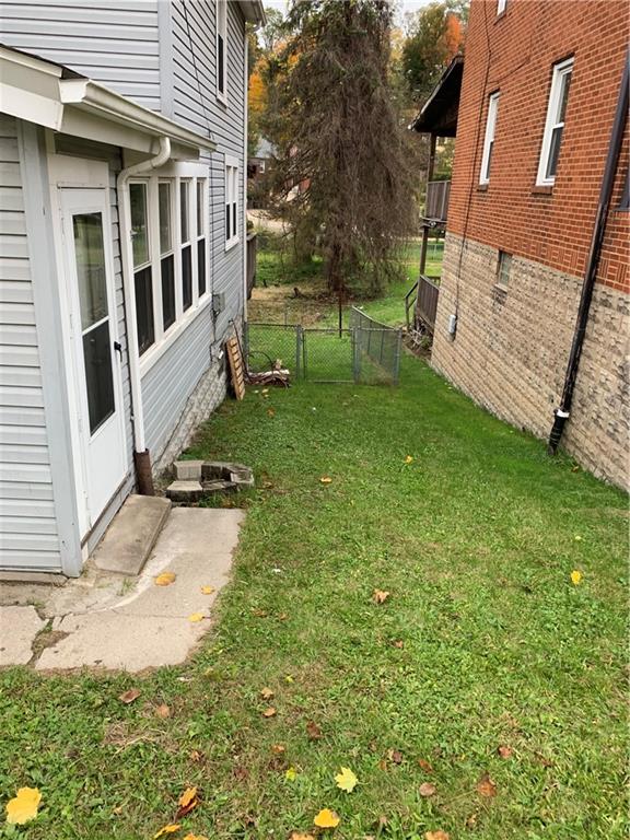 2215 Laketon Road Pittsburgh, PA 15221 - Photo 12 of 18 Gallery Image 12