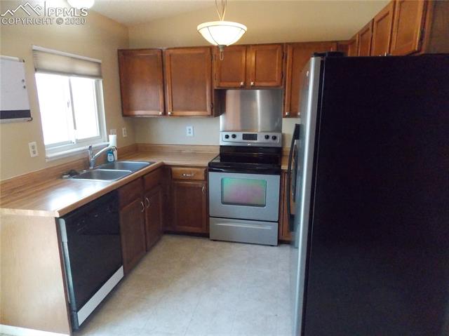 6375 Bismark Road Colorado Springs, CO 80922 - Photo 7 of 24 Kitchen.