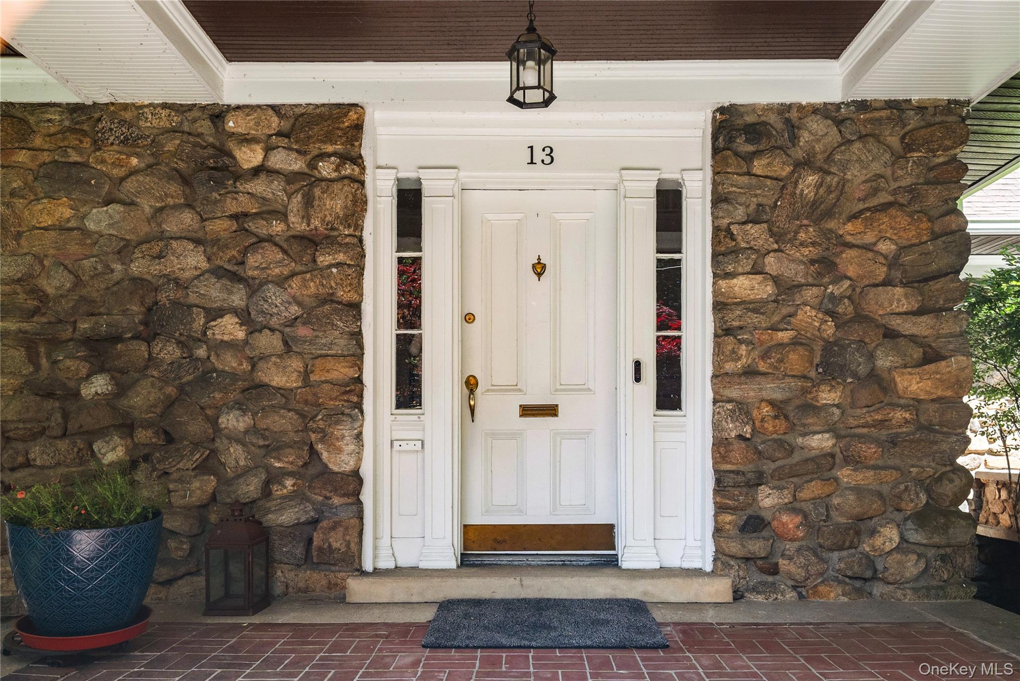 13 Chadwick Road White Plains, NY 10604 - Photo 3 of 50