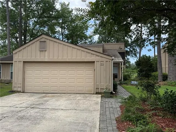 $369,000 | 22 South Court Villa Drive, Unit 22, Mandeville, LA 70471