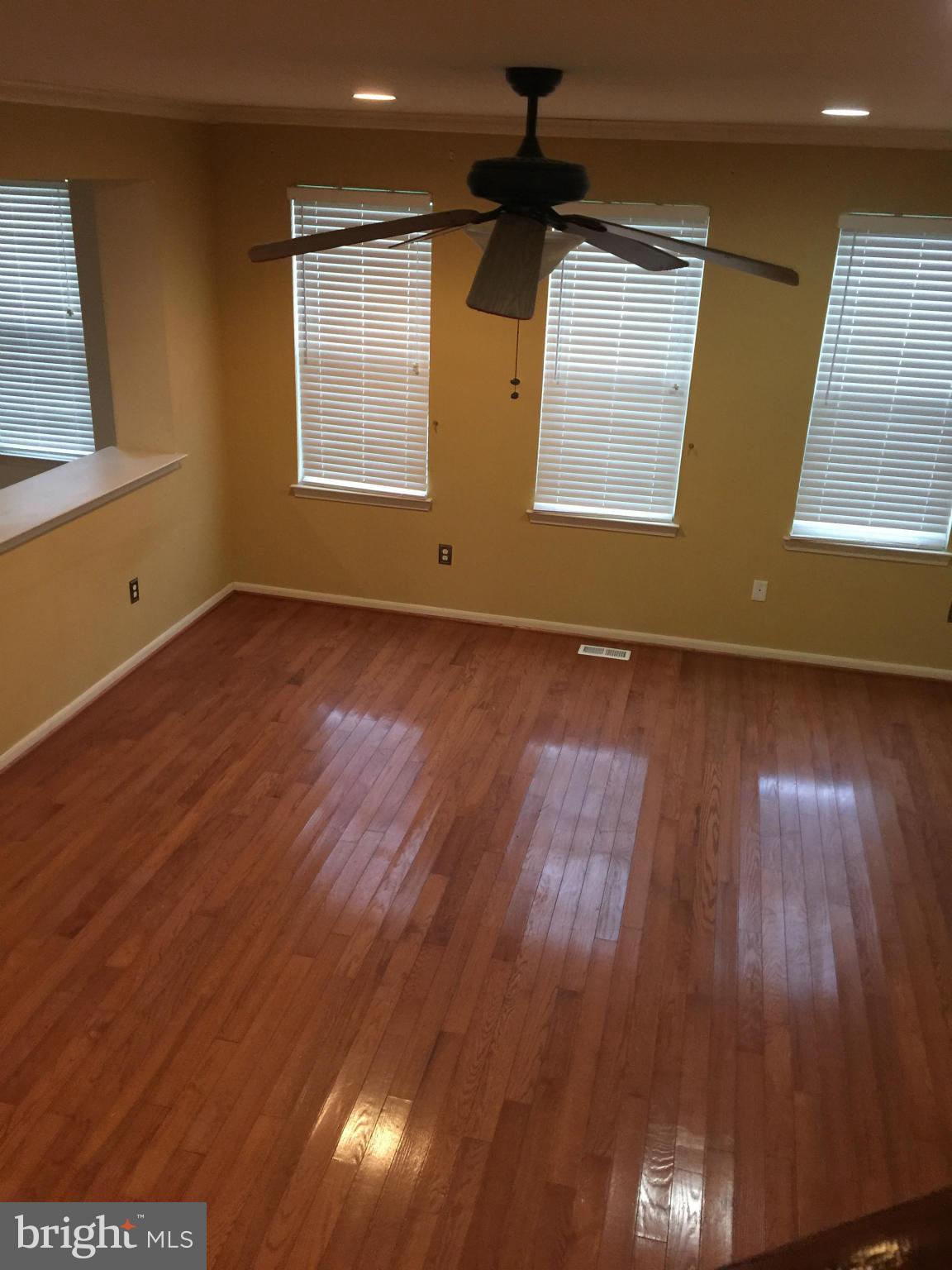 205 Commodore Drive Baltimore, MD 21221 - Photo 15 of 15 Living Room