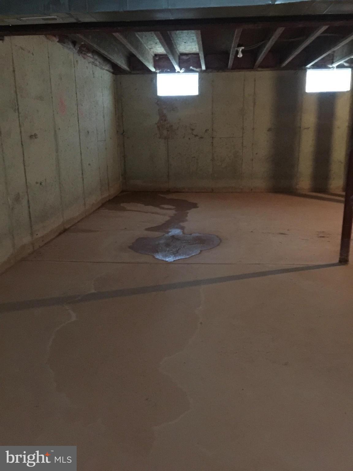 205 Commodore Drive Baltimore, MD 21221 - Photo 2 of 15 Basement