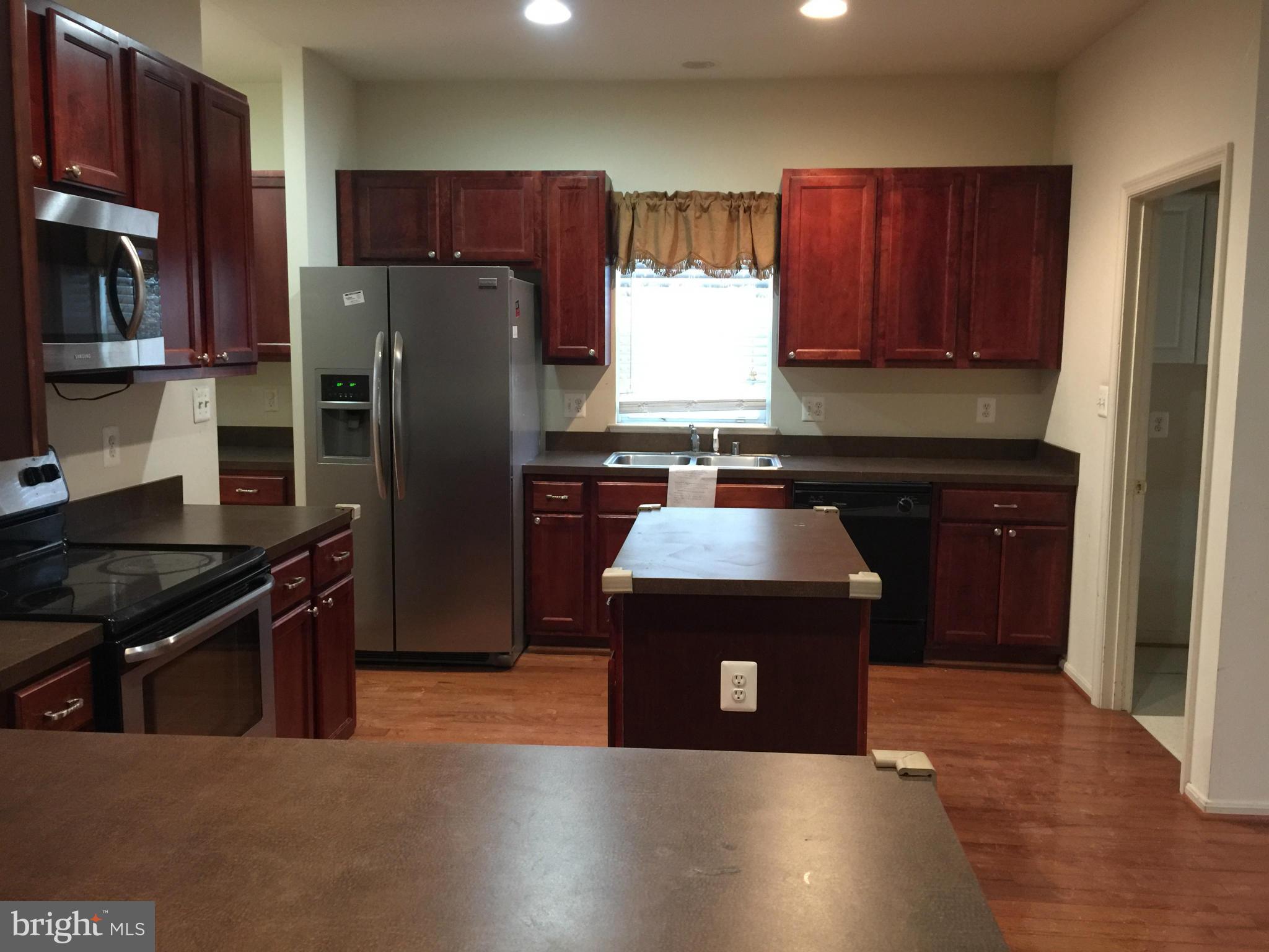 205 Commodore Drive Baltimore, MD 21221 - Photo 3 of 15 Kitchen