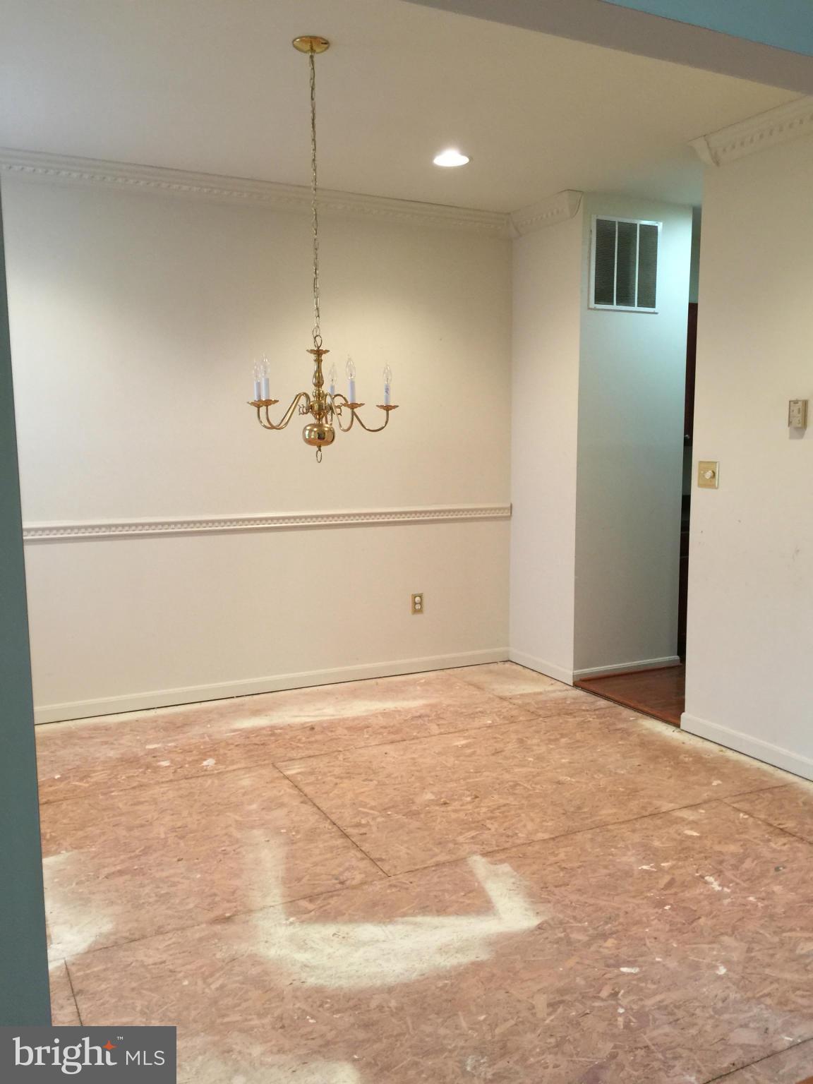 205 Commodore Drive Baltimore, MD 21221 - Photo 8 of 15 Dining Room