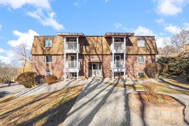 $249,900 | 15 Wildwood Street, Unit B10, Dracut, MA 01826