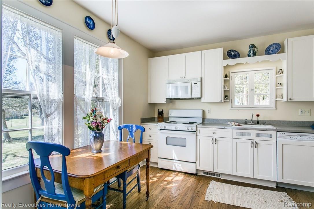 4655 Lakeshore Road Lexington, MI 48450 - Photo 11 of 40 4655 Lakeshore-4.JPG