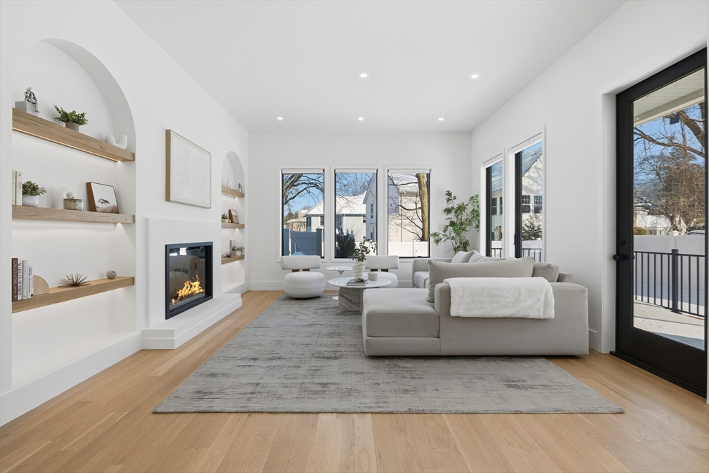 158 Langley Road, Unit 158 Newton, MA 02459 - Photo 4 of 31