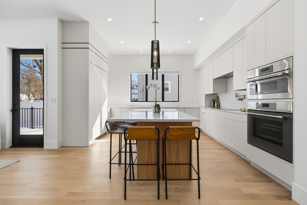 158 Langley Road, Unit 158 Newton, MA 02459 - Photo 7 of 31