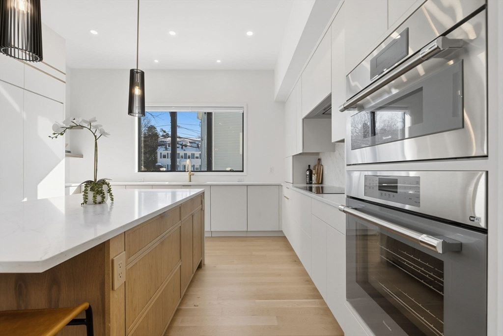 158 Langley Road, Unit 158 Newton, MA 02459 - Photo 9 of 31