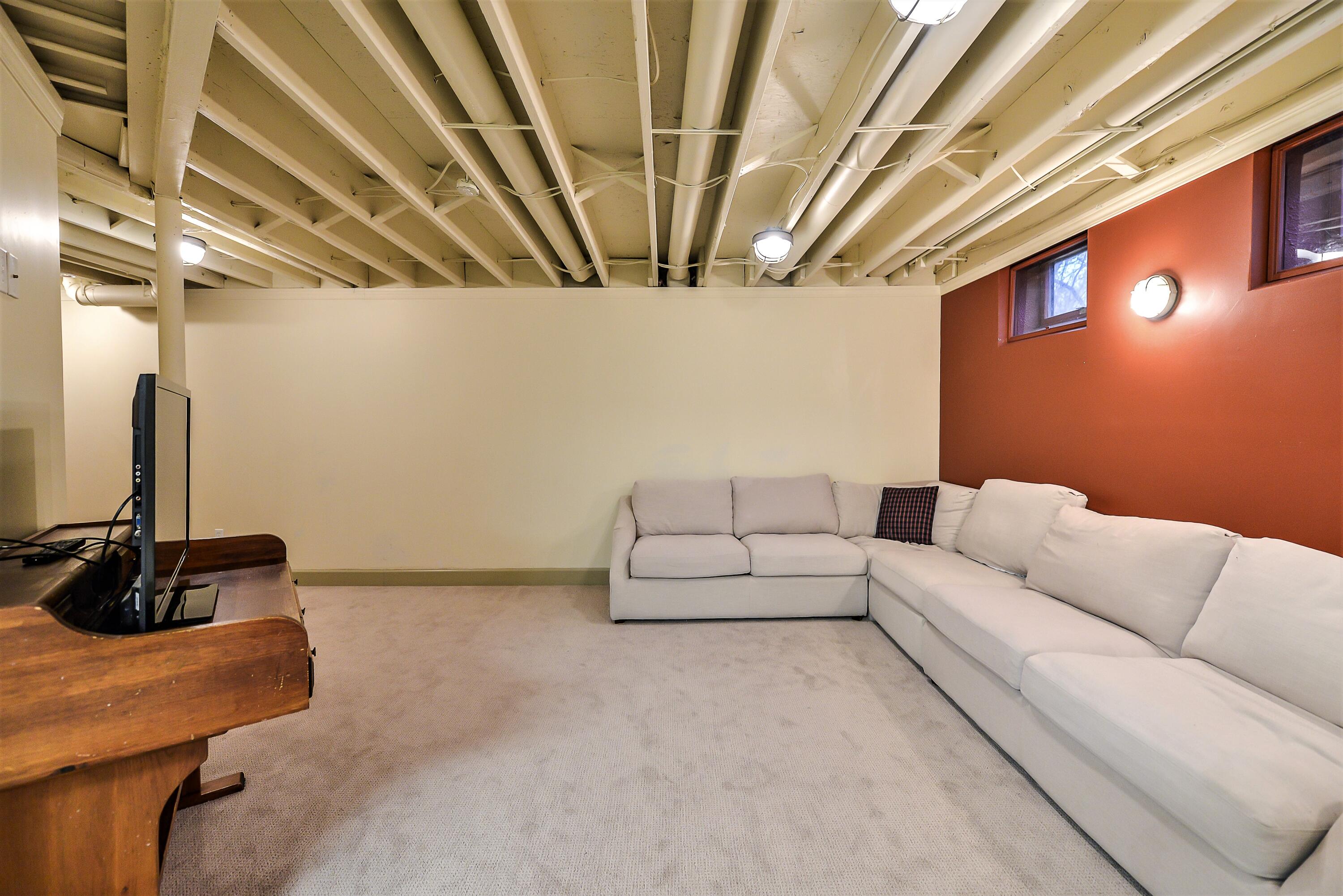 2343 Peters Road Ann Arbor, MI 48103 - Photo 21 of 39 DSC_9875
