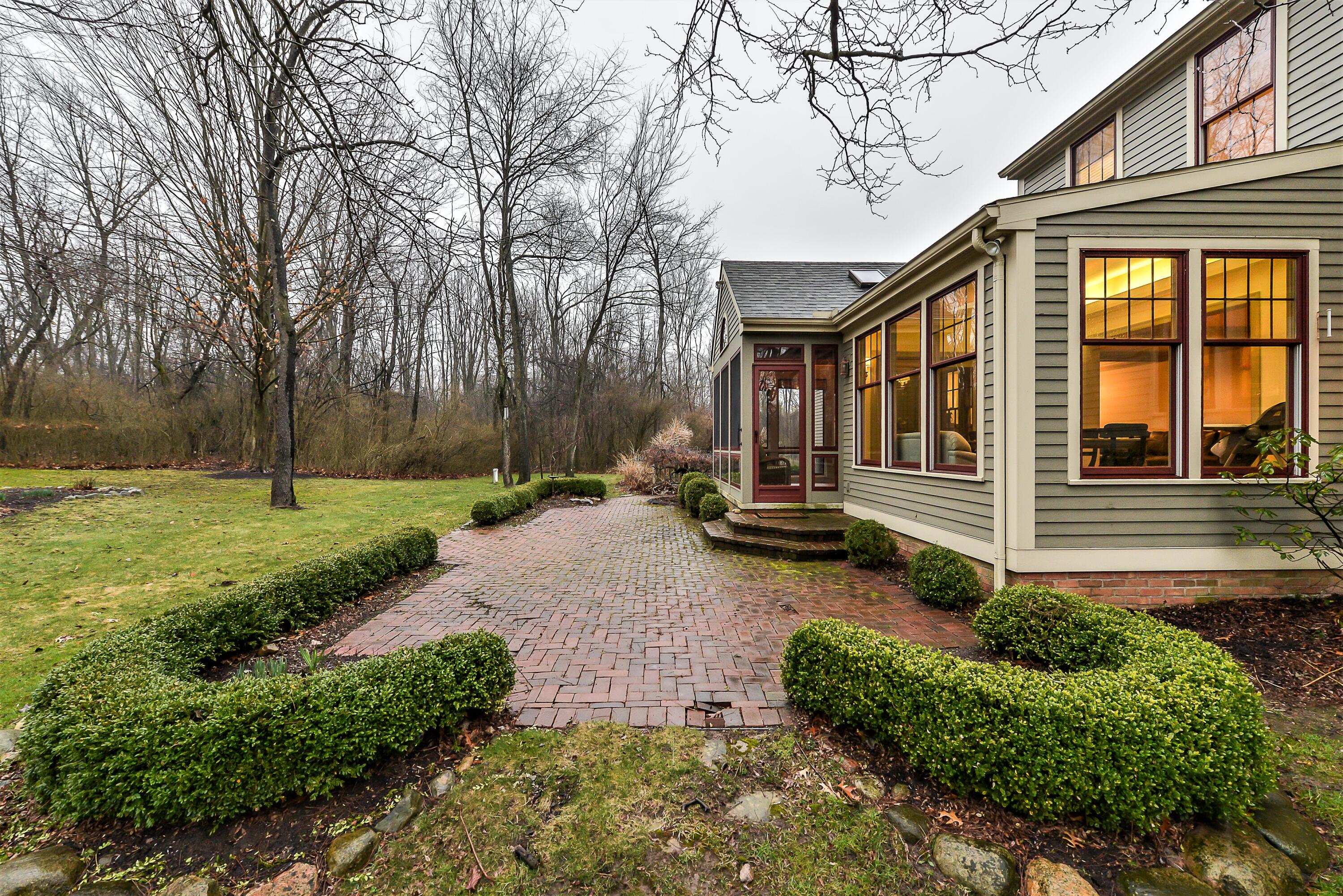 2343 Peters Road Ann Arbor, MI 48103 - Photo 5 of 39 DSC_9956