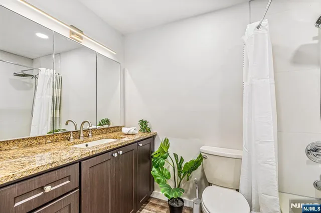 $399,999 | 427 Harmon Cove Tower, Secaucus, NJ 07094