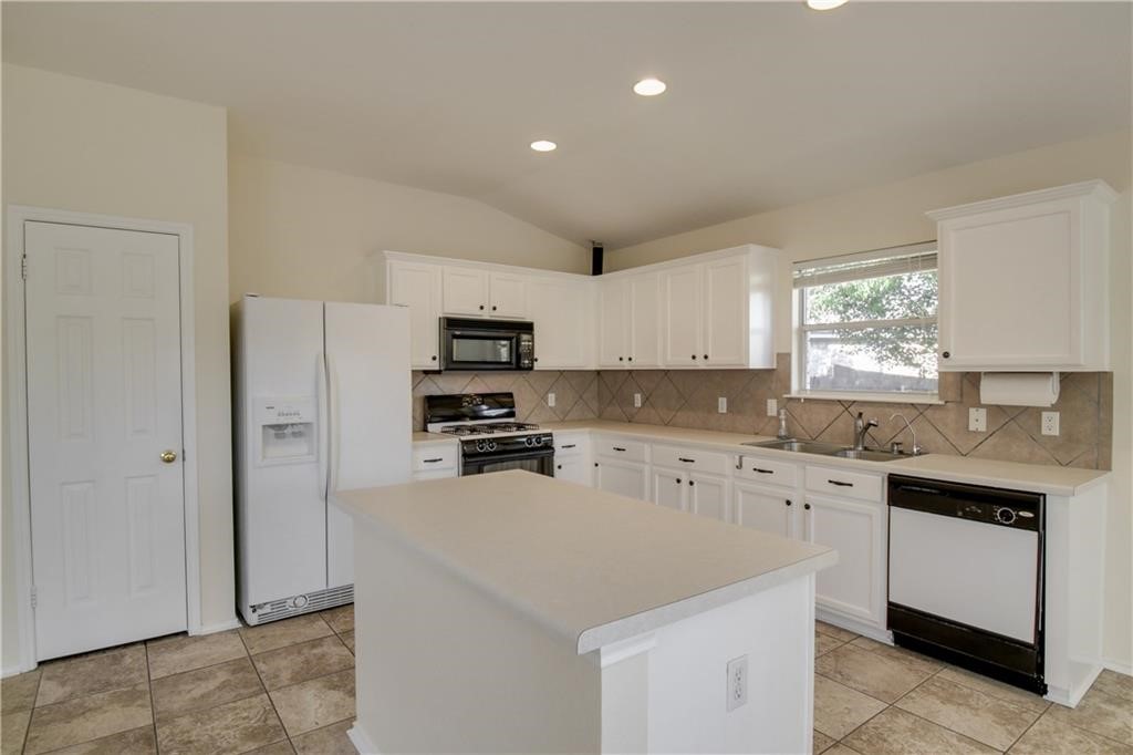 113 Spur Cove Kyle, TX 78640 - Photo 8 of 27