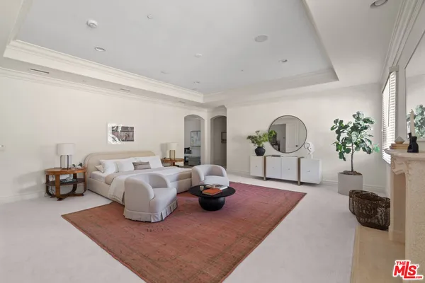 $13,000 | 3697 Benedict Canyon Lane, Sherman Oaks, CA 91423