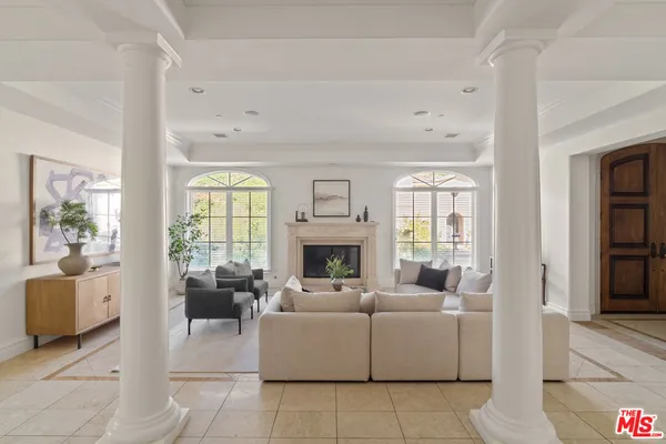 $13,000 | 3697 Benedict Canyon Lane, Sherman Oaks, CA 91423