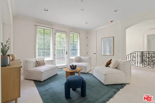 $13,000 | 3697 Benedict Canyon Lane, Sherman Oaks, CA 91423