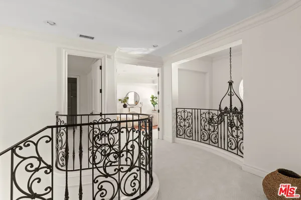 $13,000 | 3697 Benedict Canyon Lane, Sherman Oaks, CA 91423