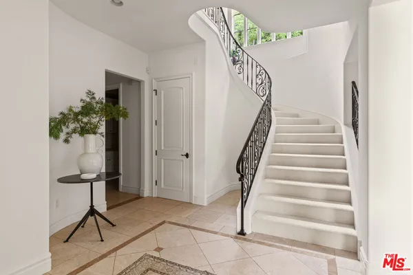 $13,000 | 3697 Benedict Canyon Lane, Sherman Oaks, CA 91423