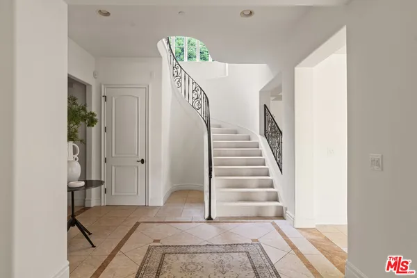 $13,000 | 3697 Benedict Canyon Lane, Sherman Oaks, CA 91423