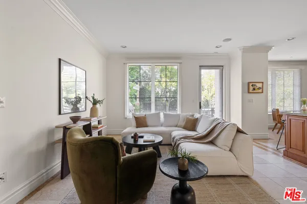 $13,000 | 3697 Benedict Canyon Lane, Sherman Oaks, CA 91423