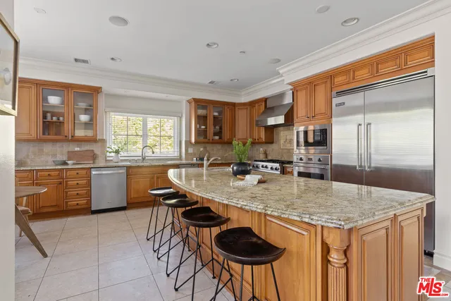 $14,850 | 3697 Benedict Canyon Lane, Sherman Oaks, CA 91423