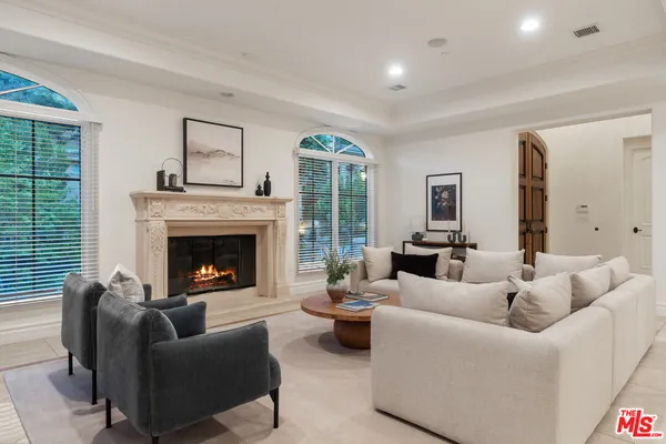 $13,000 | 3697 Benedict Canyon Lane, Sherman Oaks, CA 91423