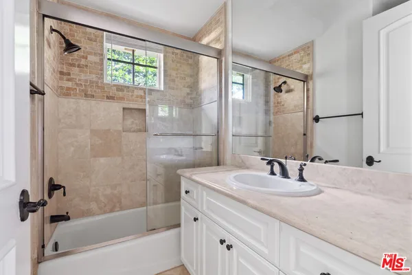 $13,000 | 3697 Benedict Canyon Lane, Sherman Oaks, CA 91423