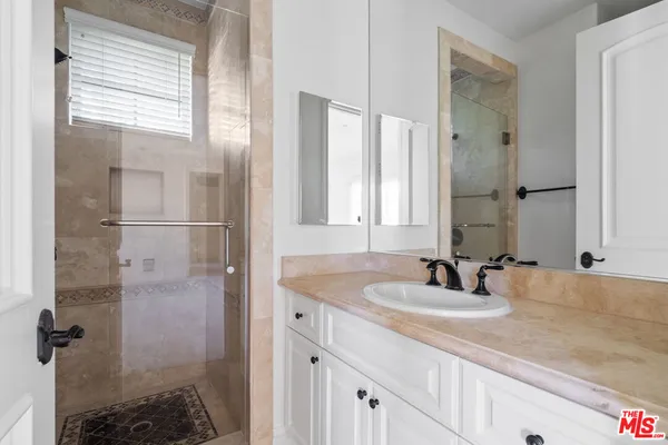 $13,000 | 3697 Benedict Canyon Lane, Sherman Oaks, CA 91423