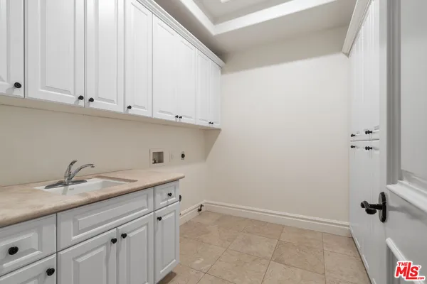 $13,000 | 3697 Benedict Canyon Lane, Sherman Oaks, CA 91423