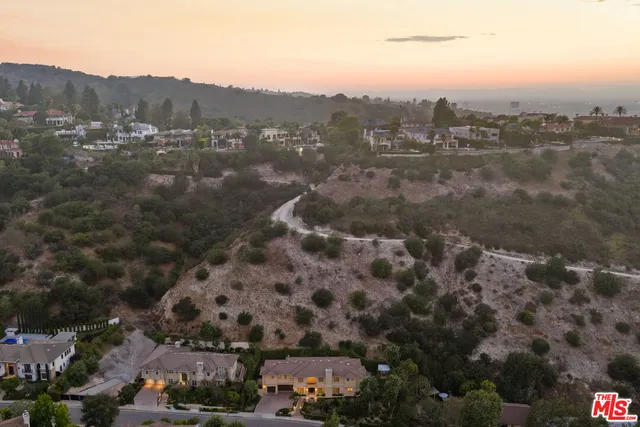 $14,850 | 3697 Benedict Canyon Lane, Sherman Oaks, CA 91423