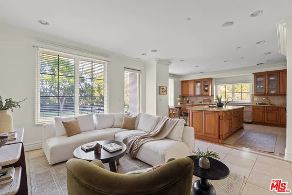 $13,000 | 3697 Benedict Canyon Lane, Sherman Oaks, CA 91423