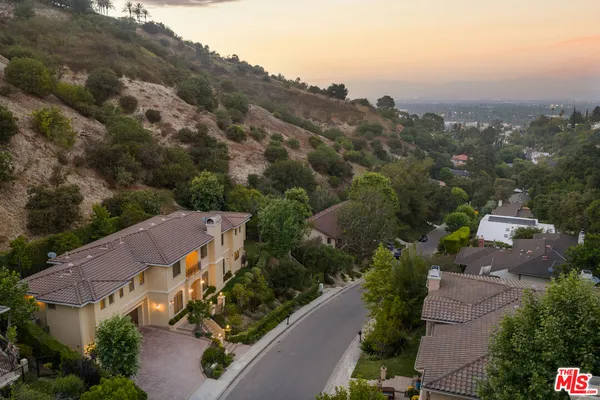 $13,000 | 3697 Benedict Canyon Lane, Sherman Oaks, CA 91423