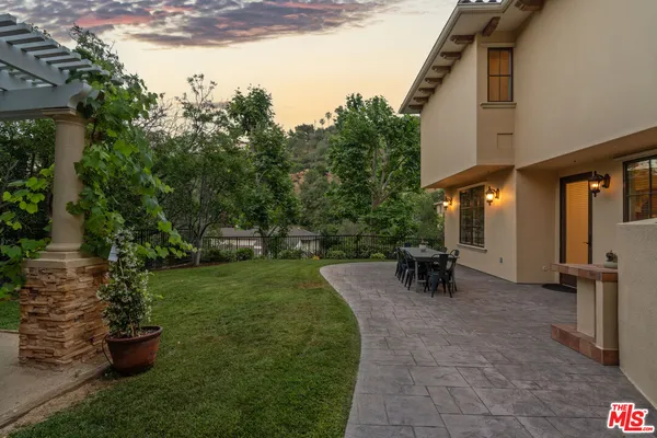 $13,000 | 3697 Benedict Canyon Lane, Sherman Oaks, CA 91423