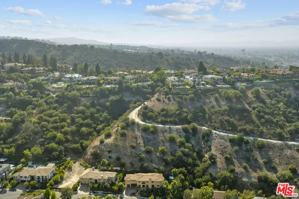 $13,000 | 3697 Benedict Canyon Lane, Sherman Oaks, CA 91423
