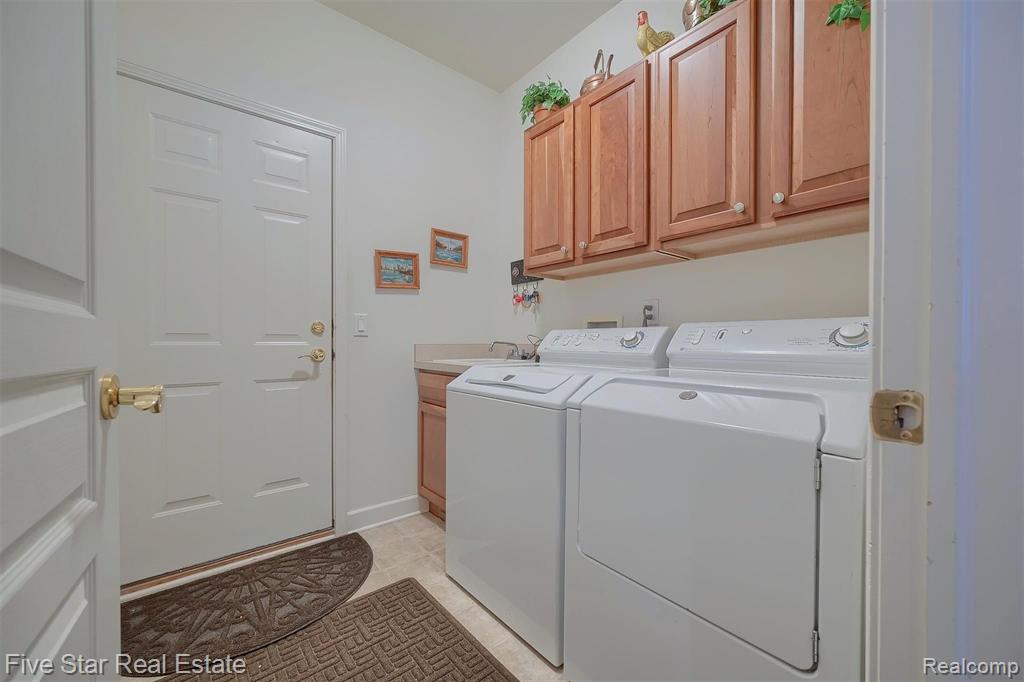 3681 Tremonte Circle Rochester, MI 48306 - Photo 17 of 43
