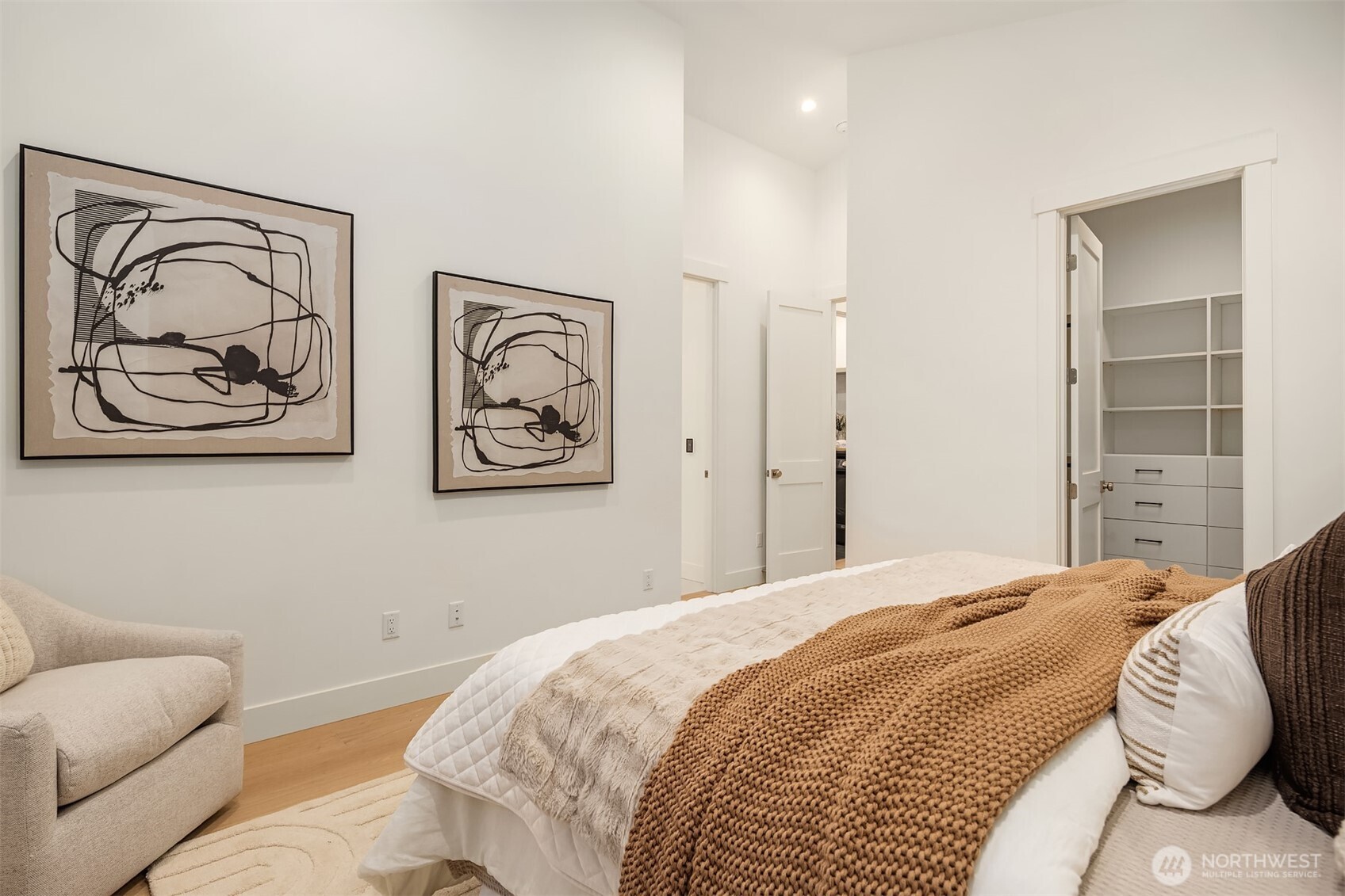 809 166th Avenue Northeast Bellevue, WA 98008 - Photo 21 of 27