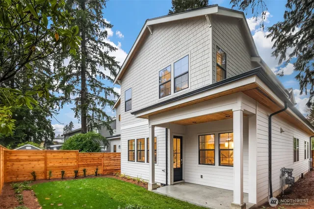 $1,975,950 | 809 166th Avenue Northeast, Bellevue, WA 98008